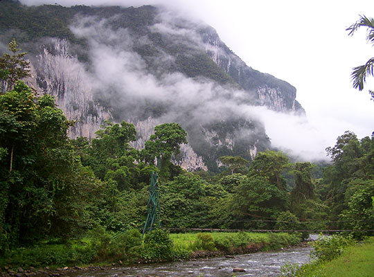 4D3N Mulu Show Caves + Headhunter Trails 4D3N Mulu Show Caves + Headhunter Trails